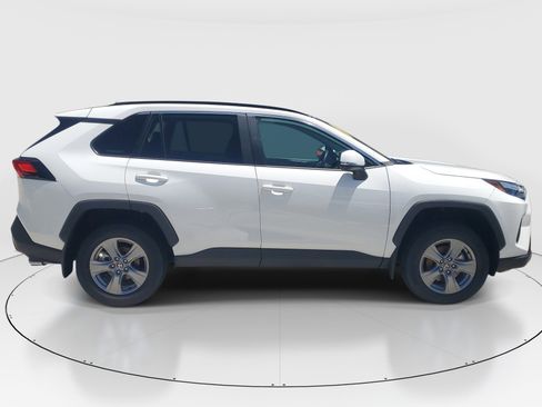 Used 2025 Toyota RAV4 XLE w/ Convenience Package FWD image 2