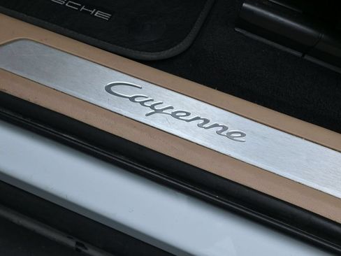 Certified 2022 Porsche Cayenne AWD/4WD image 14