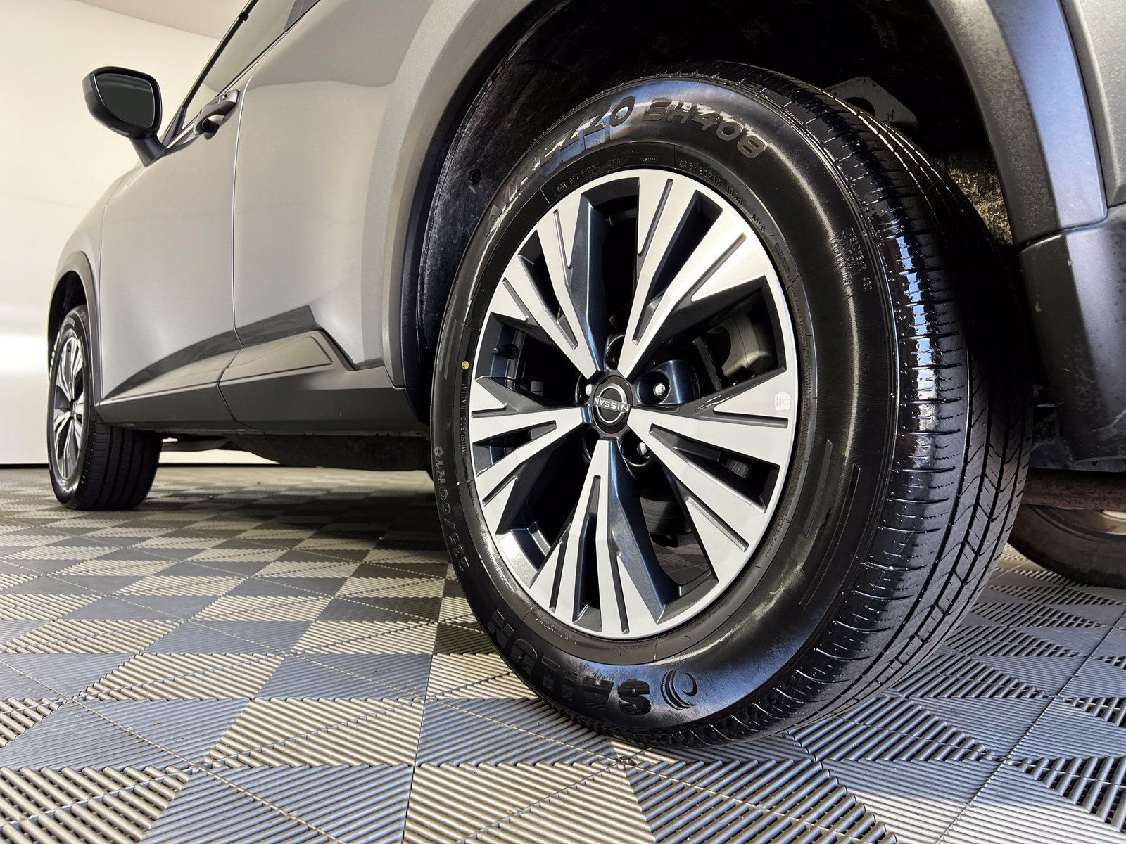 Used 2023 Nissan Rogue SV AWD/4WD image 22