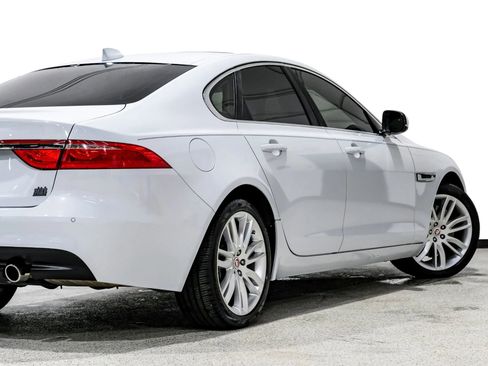 Used 2018 Jaguar XF Portfolio RWD image 13
