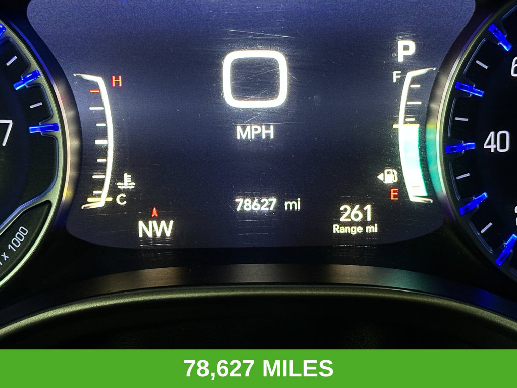 Used 2023 Chrysler Pacifica Touring-L FWD image 3