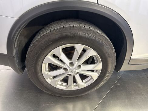 Used 2015 Nissan Rogue SV w/ SV Premium Package FWD image 15