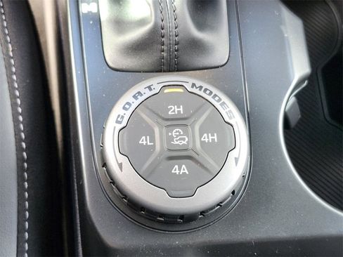 New 2025 Ford Bronco Outer Banks w/ Sasquatch Package image 23