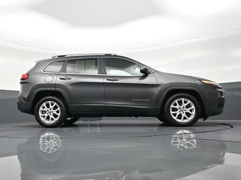 Used 2016 Jeep Cherokee Latitude image 30
