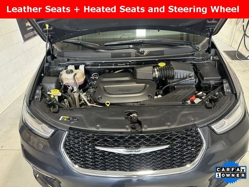 Used 2021 Chrysler Pacifica Touring-L image 10
