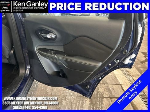 Used 2014 Jeep Cherokee Sport image 22