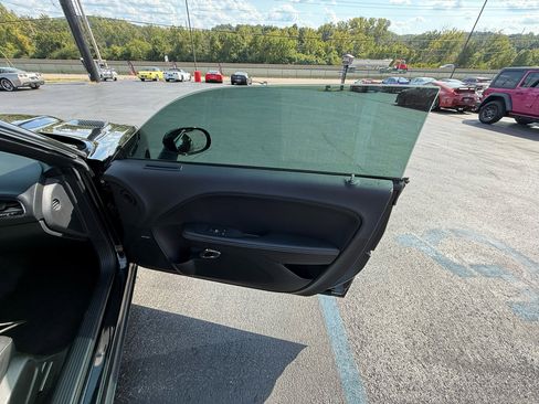 Used 2015 Dodge Challenger SRT Hellcat image 29