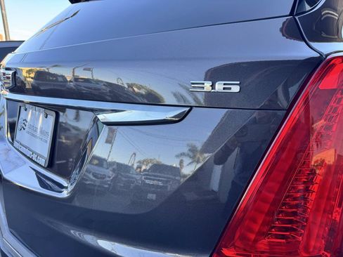 Used 2017 Cadillac XT5 Luxury w/ Driver Awareness Package FWD image 16