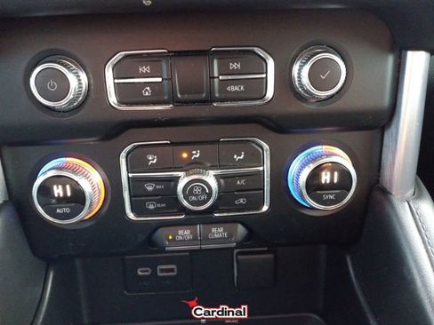 Used 2022 GMC Yukon XL SLE w/ Gmc Pro Safety Plus Package image 37