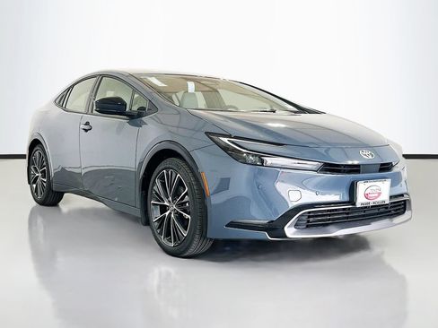 New 2026 Toyota Prius XLE FWD image 3