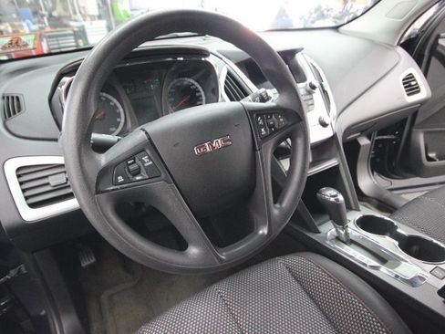 Used 2017 GMC Terrain SLE image 12