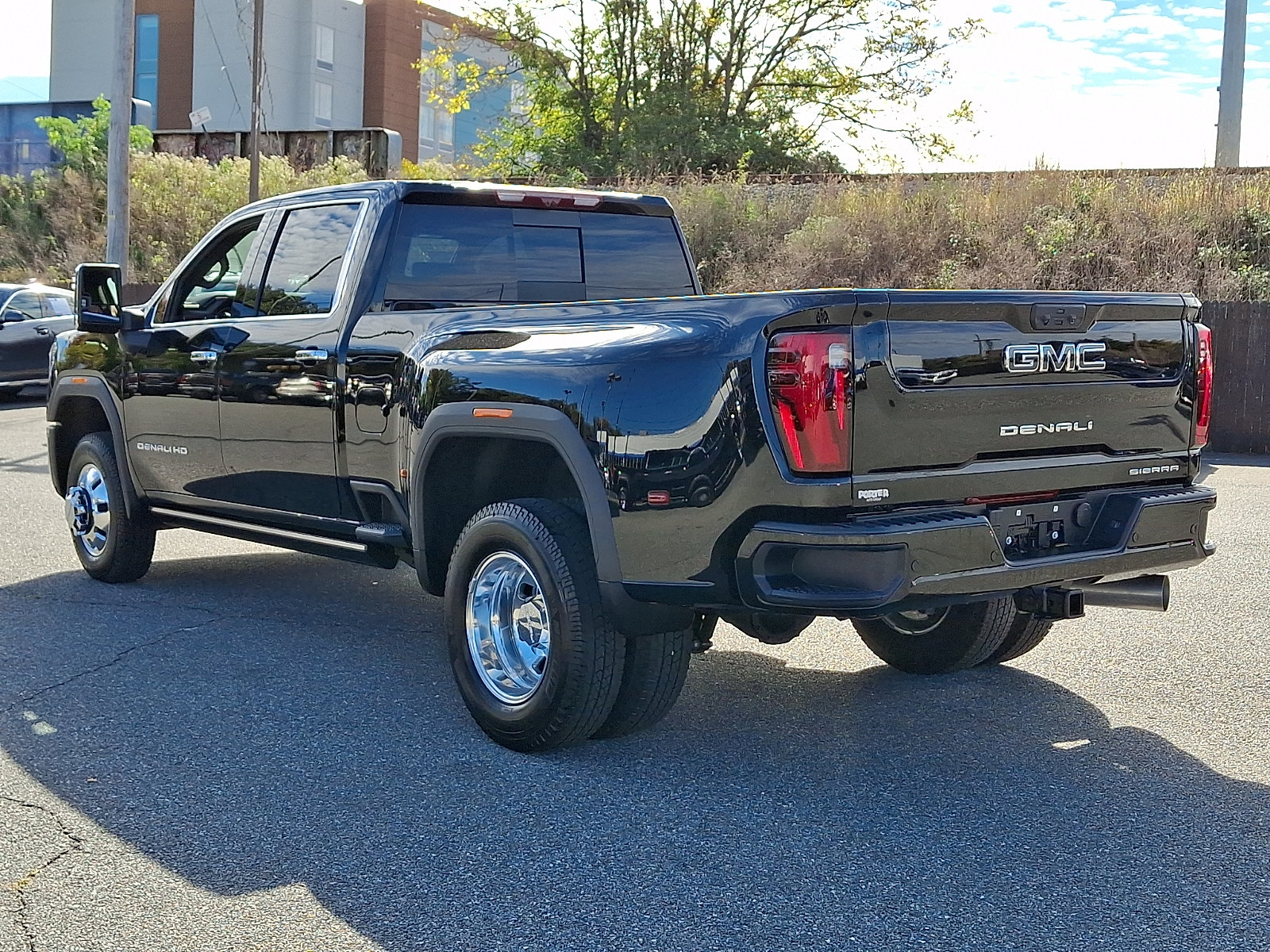 Certified 2026 GMC Sierra 3500 Denali Ultimate AWD/4WD image 4