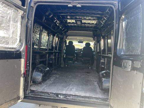 Used 2023 RAM ProMaster 2500 w/ LED Premium FWD image 5
