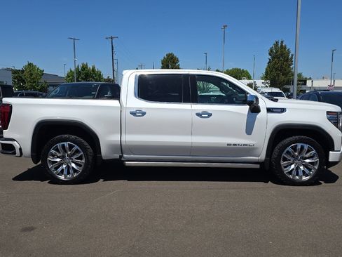 Used 2024 GMC Sierra 1500 Denali w/ Denali Reserve Package AWD/4WD image 3
