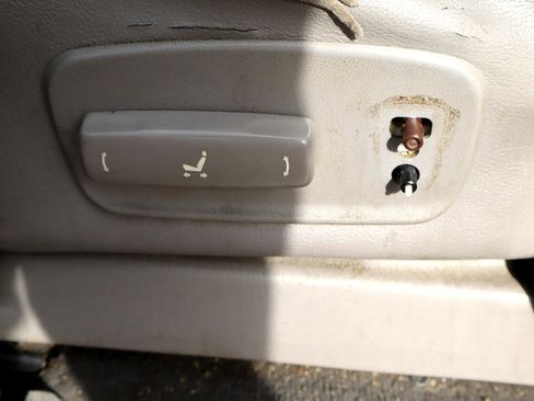 Used 2002 Toyota Sequoia Limited image 21