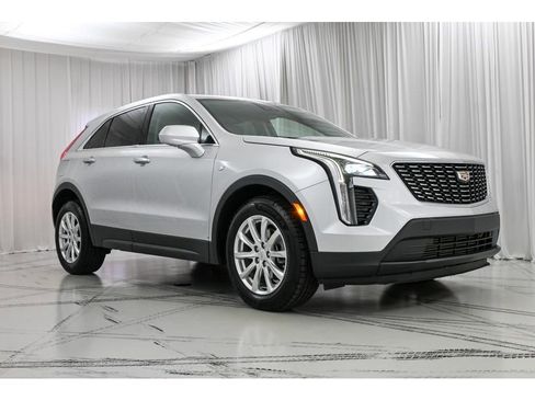 Used 2020 Cadillac XT4 Luxury image 2