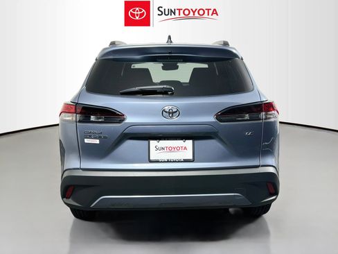 Used 2026 Toyota Corolla Cross LE w/ Moonroof Package FWD image 5
