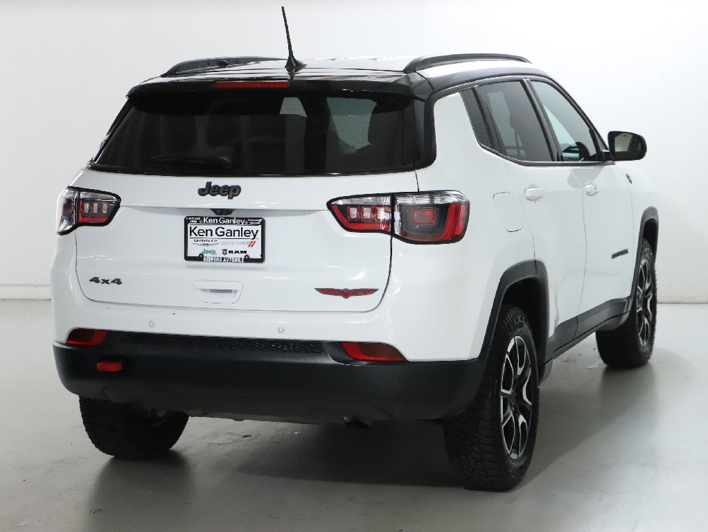 Used 2025 Jeep Compass Trailhawk AWD/4WD image 45
