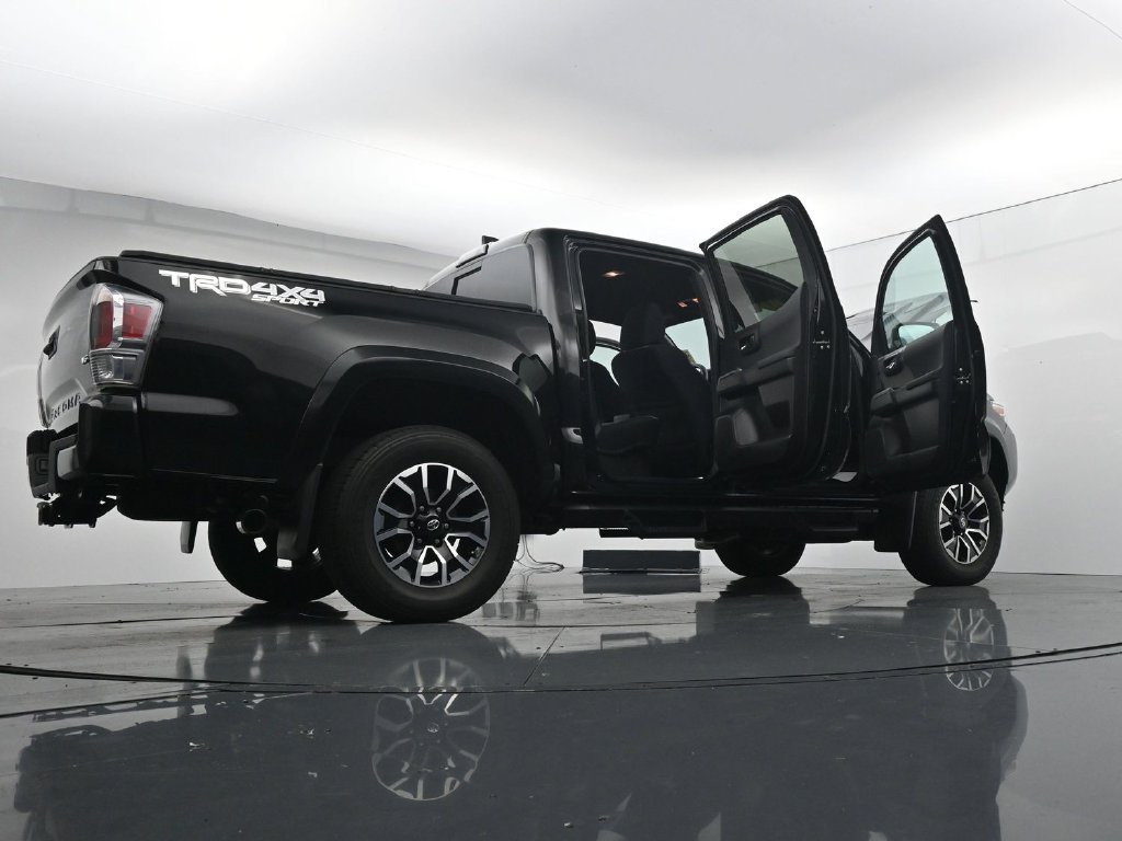 Used 2023 Toyota Tacoma TRD Sport AWD/4WD image 43