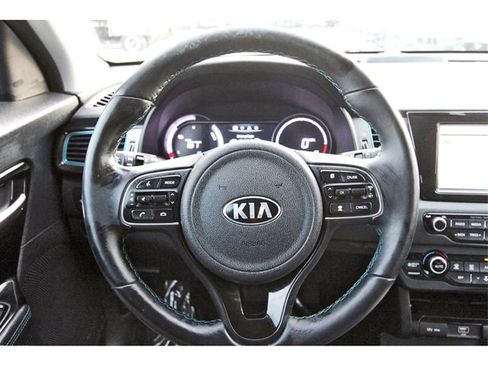 Used 2019 Kia Niro EX Premium image 14