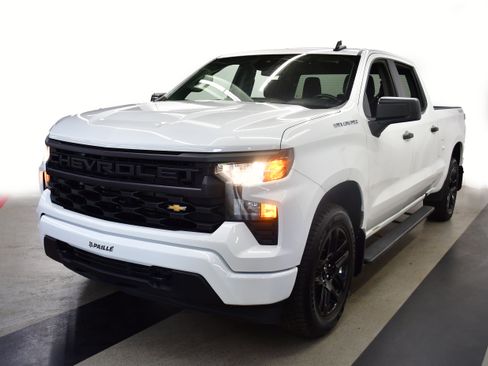 Used 2024 Chevrolet Silverado 1500 Custom AWD/4WD image 4