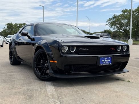 Used 2023 Dodge Challenger R/T Scat Pack RWD image 2