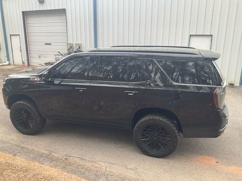 Used 2025 Chevrolet Tahoe Z71 w/ Comfort Package image 8