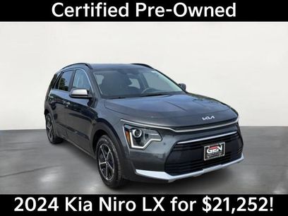 Used 2024 Kia Niro LX