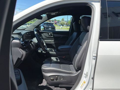 Used 2025 Buick Enclave Sport Touring AWD/4WD image 2