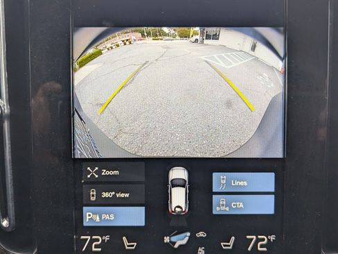 Used 2022 Volvo XC40 T5 Momentum AWD/4WD image 15