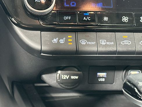 Used 2023 Hyundai Elantra Limited FWD image 21