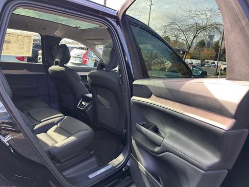 New 2025 Volvo EX90 Plus w/ Protection Package Premier image 13