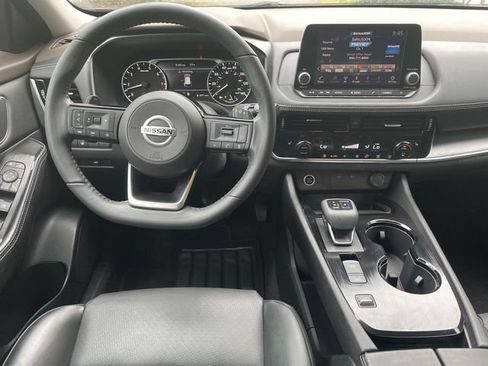 Used 2021 Nissan Rogue SV w/ Premium Package FWD image 14