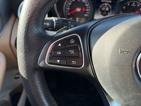 Used 2017 Mercedes-Benz GLC 300 4MATIC image 17