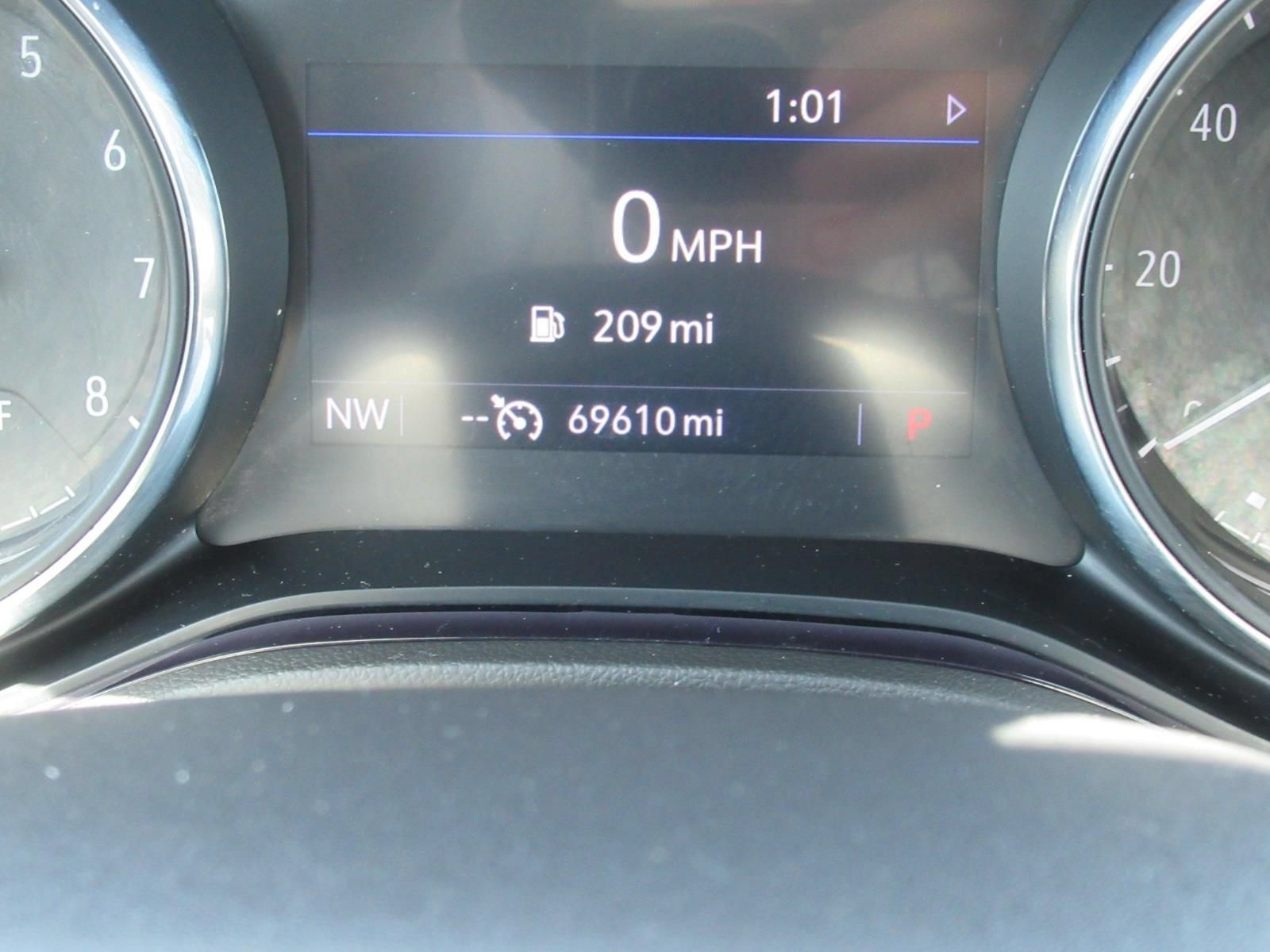 Used 2023 Buick Encore GX Preferred w/ Cold Weather Comfort Package FWD image 31