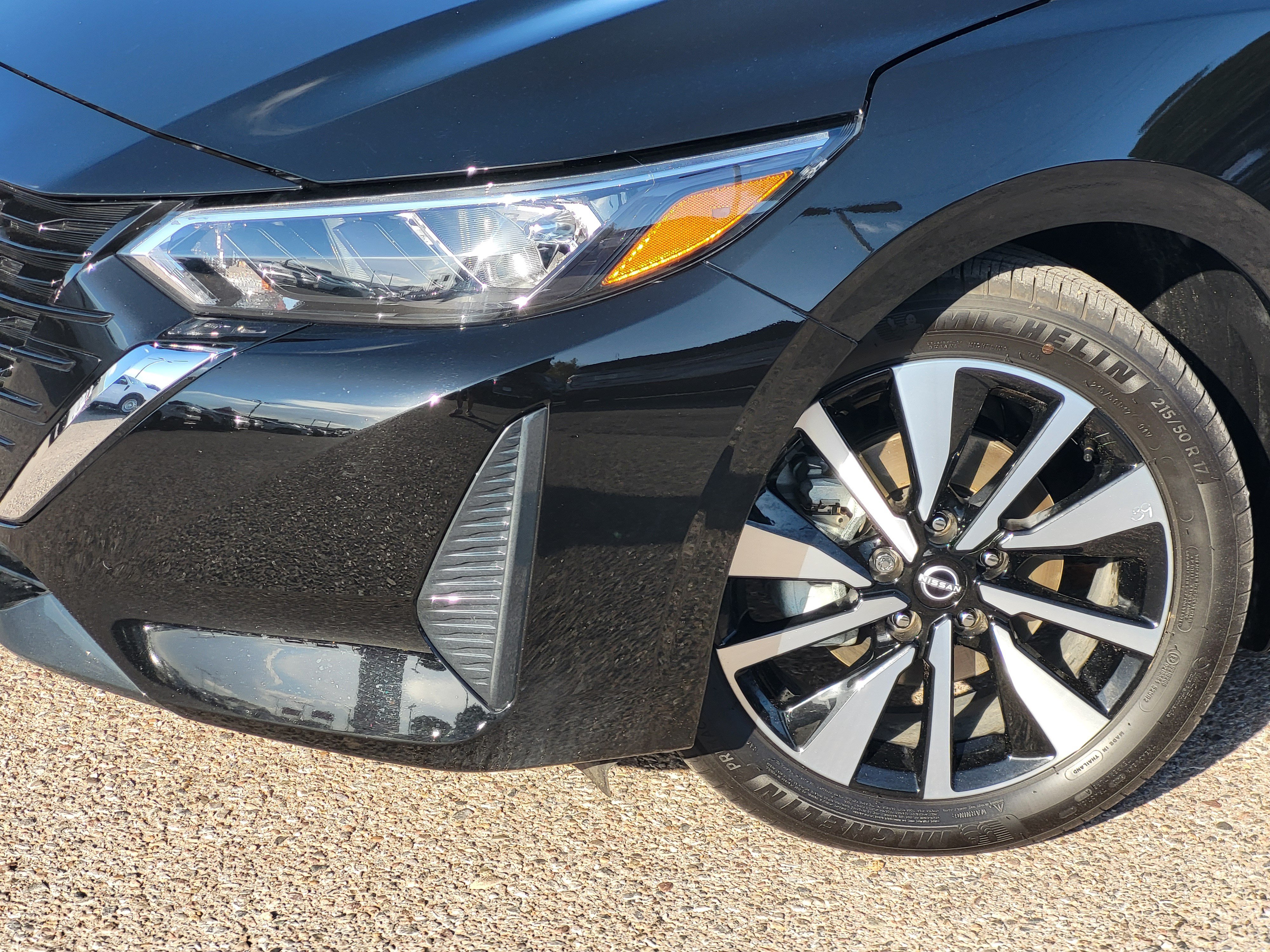 Used 2025 Nissan Sentra SV w/ SV Premium Package FWD image 7