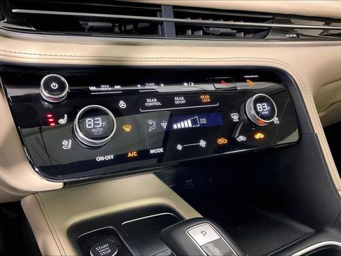 Used 2023 INFINITI QX60 Sensory w/ Vision Package AWD/4WD image 33