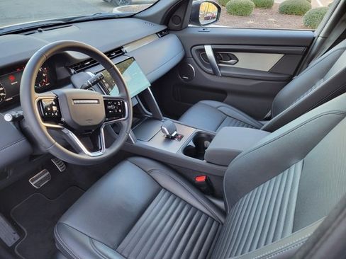 Used 2025 Land Rover Discovery Sport Dynamic SE image 25