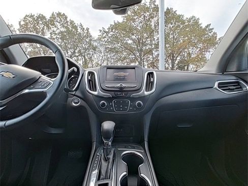 Used 2023 Chevrolet Equinox LT image 24