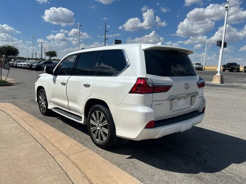 Used 2017 Lexus LX 570 4WD w/ Luxury Package image 7