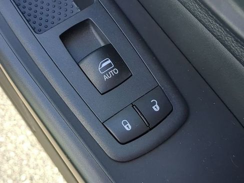 Used 2021 Jeep Cherokee Trailhawk w/ Premium Leather Package image 37