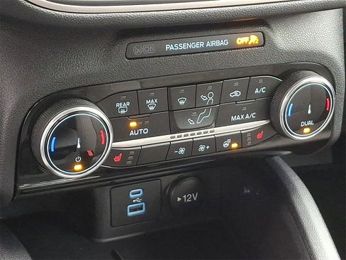 Certified 2022 Ford Escape SE w/ Convenience Package image 16