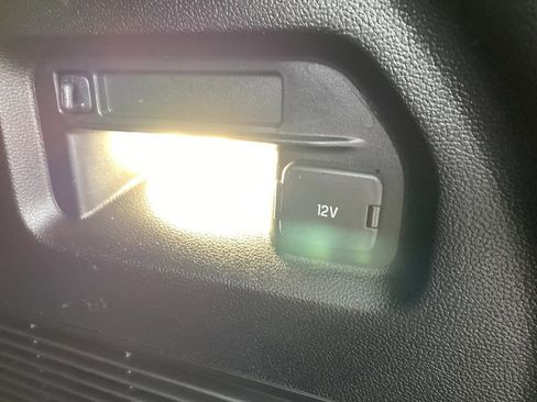 Used 2020 Ford Explorer XLT image 16