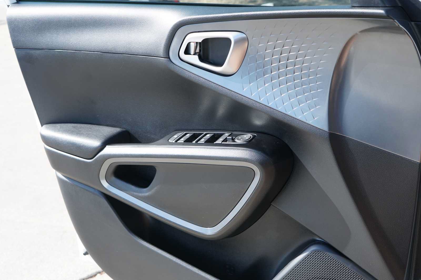 Certified 2022 Kia Soul S FWD image 16