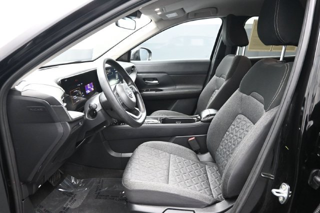 Used 2026 Nissan Kicks SV FWD image 6