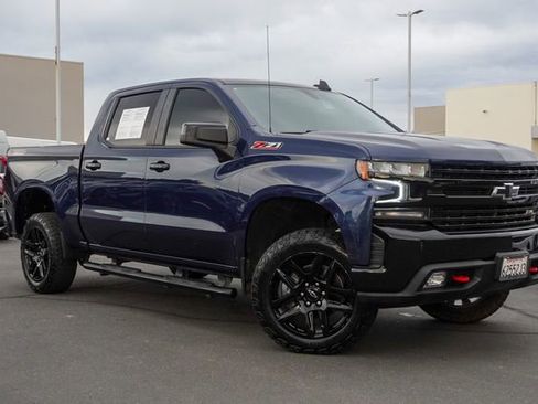 Used 2021 Chevrolet Silverado 1500 LT Trail Boss image 2