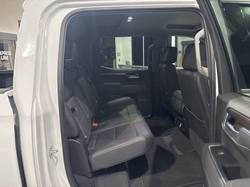 Used 2025 GMC Sierra 1500 SLT image 30
