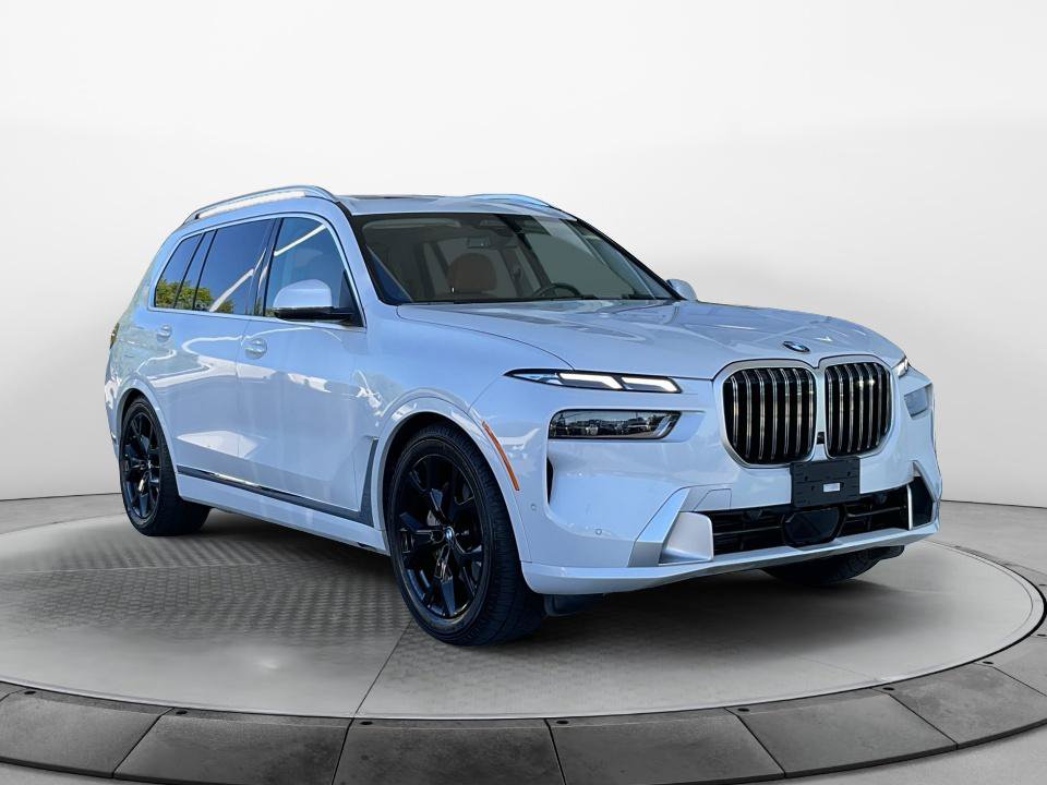 Used 2024 BMW X7 xDrive40i w/ Premium Package AWD/4WD image 1