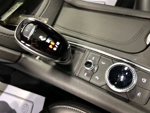 Used 2023 Cadillac XT6 Luxury image 20