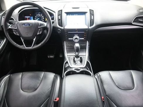 Used 2017 Ford Edge Titanium w/ Technology Package FWD image 20